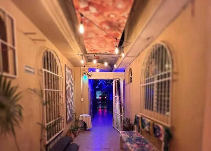 La Izsla Art Suites Aparthotel