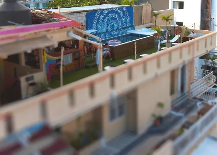 La Izsla Art Suites Aparthotel